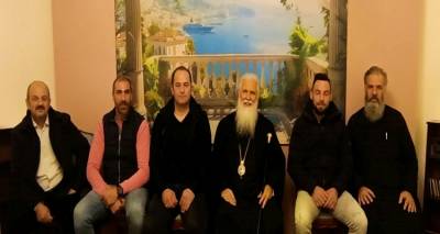 &Sigma;&tau;&omicron; &Mu;&eta;&tau;&rho;&omicron;&pi;&omicron;&lambda;ί&tau;&eta; &Lambda;ή&mu;&nu;&omicron;&upsilon; &omicron; &Kappa;&upsilon;&nu;&eta;&gamma;&epsilon;&tau;&iota;&kappa;ό&sigmaf; &Sigma;ύ&lambda;&lambda;&omicron;&gamma;&omicron;&sigmaf; &tau;&omicron;&upsilon; &nu;&eta;&sigma;&iota;&omicron;ύ