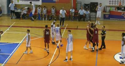 &Phi;&iota;&lambda;&iota;&kappa;ή &nu;ί&kappa;&eta; &tau;&omicron;&upsilon;... &omicron;&rho;&epsilon;&xi;ά&tau;&omicron;&upsilon; &Iota;&omega;&nu;&iota;&kappa;&omicron;ύ &epsilon;&pi;ί &tau;&omicron;&upsilon; &Eta;&phi;&alpha;ί&sigma;&tau;&omicron;&upsilon;