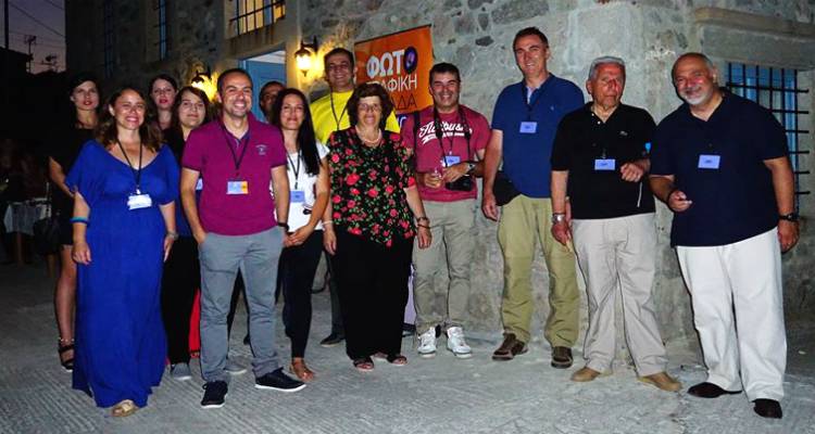 Ά&nu;&omicron;&iota;&xi;&epsilon; &eta; έ&kappa;&theta;&epsilon;&sigma;&eta; &tau;&eta;&sigmaf; &Phi;&omega;&tau;&omicron;&gamma;&rho;&alpha;&phi;&iota;&kappa;ή&sigmaf; &Omicron;&mu;ά&delta;&alpha;&sigmaf; &Lambda;ή&mu;&nu;&omicron;&upsilon; &sigma;&tau;&omicron;&nu; &Kappa;&omicron;&nu;&tau;&iota;ά (photos)