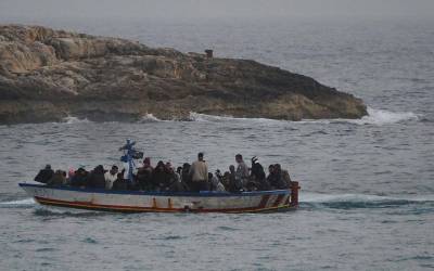 WSJ: Δραματική αύξηση των προσφύγων στην Ευρώπη μέσα σε έναν χρόνο