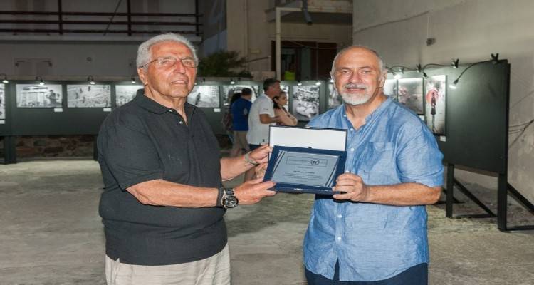 &Theta; . &Mu;&pi;&alpha;&beta;έ&alpha;&sigmaf;: &laquo;&Epsilon;&upsilon;&chi;&alpha;&rho;&iota;&sigma;&tau;ώ &tau;&omicron;&nu; &Pi;&rho;ό&epsilon;&delta;&rho;&omicron; &kappa;&alpha;&iota; &tau;&alpha;  &mu;έ&lambda;&eta; &tau;&omicron;&upsilon; &Delta;.&Sigma; &tau;&eta;&sigmaf; &Phi;&omega;&tau;&omicron;&gamma;&rho;&alpha;&phi;&iota;&kappa;ή&sigmaf; &Omicron;&mu;ά&delta;&alpha;&sigmaf; &Lambda;ή&mu;&nu;&omicron;&upsilon;&raquo;