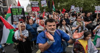 &Chi;&iota;&lambda;&iota;ά&delta;&epsilon;&sigmaf; &sigma;&tau;&omicron;&upsilon;&sigmaf; &delta;&rho;ό&mu;&omicron;&upsilon;&sigmaf; &tau;&omicron;&upsilon; &Lambda;&omicron;&nu;&delta;ί&nu;&omicron;&upsilon;: &Kappa;ά&lambda;&epsilon;&sigma;&mu;&alpha; &gamma;&iota;&alpha; &kappa;&alpha;&tau;ά&pi;&alpha;&upsilon;&sigma;&eta; &tau;&omicron;&upsilon; &pi;&upsilon;&rho;ό&sigmaf; &kappa;&alpha;&iota; &delta;&iota;&kappa;&alpha;&iota;&omicron;&sigma;ύ&nu;&eta; &gamma;&iota;&alpha; &tau;&eta;&nu; &Pi;&alpha;&lambda;&alpha;&iota;&sigma;&tau;ί&nu;&eta;