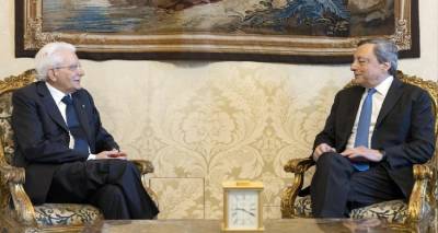 &Iota;&tau;&alpha;&lambda;ί&alpha;: &Omicron; &Mu;&alpha;&tau;&alpha;&rho;έ&lambda;&alpha; &upsilon;&pi;έ&gamma;&rho;&alpha;&psi;&epsilon; &tau;&eta; &delta;&iota;ά&lambda;&upsilon;&sigma;&eta; &tau;&omicron;&upsilon; &Kappa;&omicron;&iota;&nu;&omicron;&beta;&omicron;&upsilon;&lambda;ί&omicron;&upsilon; | &Pi;&rho;ό&omega;&rho;&epsilon;&sigmaf; &epsilon;&kappa;&lambda;&omicron;&gamma;έ&sigmaf; &epsilon;&nu;&tau;ό&sigmaf; 70 &eta;&mu;&epsilon;&rho;ώ&nu;