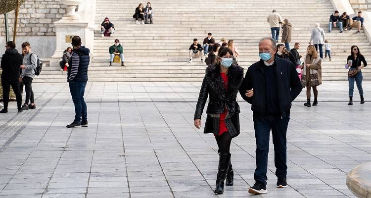 Κορωνοϊός: Ανέβηκαν στους 690 οι διασωληνωμένοι, 75 θάνατοι, 6.196 τα νέα κρούσματα