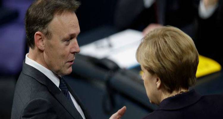 SPD &sigma;&epsilon; &Sigma;ό&iota;&mu;&pi;&lambda;&epsilon;: &Sigma;&tau;&alpha;&mu;ά&tau;&alpha; &nu;&alpha; &kappa;&alpha;&tau;&alpha;&kappa;&rho;ί&nu;&epsilon;&iota;&sigmaf; &tau;&eta;&nu; &Epsilon;&lambda;&lambda;ά&delta;&alpha;