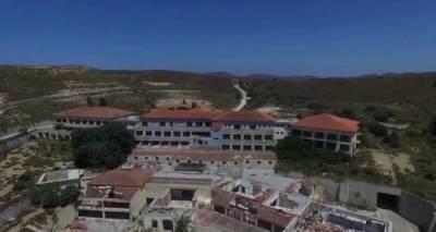 &Lambda;ή&mu;&nu;&omicron;&sigmaf;: O Kέ&rho;&tau;&sigma;&iota;&kappa;&omega;&phi; &kappa;&alpha;&iota; &tau;&omicron; &laquo;&sigma;&phi;&upsilon;&rho;ί&raquo; &gamma;&iota;&alpha; &tau;&omicron;  &laquo;K&alpha;&beta;&epsilon;ί&rho;&iota;&alpha; Palace&raquo;