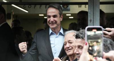 &Mu;ί&nu;&iota; &pi;&rho;&omicron;&epsilon;&kappa;&lambda;&omicron;&gamma;&iota;&kappa;ή &epsilon;&kappa;&sigma;&tau;&rho;&alpha;&tau;&epsilon;ί&alpha; &Mu;&eta;&tau;&sigma;&omicron;&tau;ά&kappa;&eta;... &chi;&omega;&rho;ί&sigmaf; &epsilon;&kappa;&lambda;&omicron;&gamma;έ&sigmaf; -&Gamma;&iota;&alpha;&tau;ί &xi;&epsilon;&kappa;ί&nu;&eta;&sigma;&epsilon; &pi;&epsilon;&rho;&iota;&omicron;&delta;&epsilon;ί&epsilon;&sigmaf;, &eta; &delta;&iota;&pi;&lambda;ή &sigma;&tau;ό&chi;&epsilon;&upsilon;&sigma;&eta;