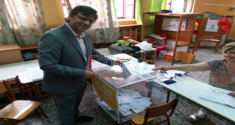 Ψήφισε ο Δημήτρης Μαρινάκης | « Ο κόσμος θα μας τιμήσει όπως και στον πρώτο γύρο» (video)