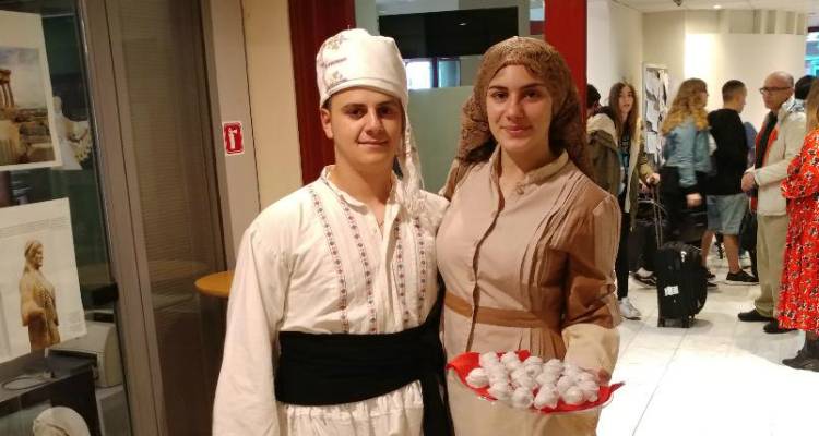 &Epsilon;&Pi;&Alpha;&Lambda; &Mu;ύ&rho;&iota;&nu;&alpha;&sigmaf; &gamma;&iota;&alpha; &beta;&rho;ά&beta;&epsilon;&upsilon;&sigma;&eta;: &laquo;&Epsilon;&lambda;&pi;ί&zeta;&omicron;&upsilon;&mu;&epsilon; &nu;&alpha; &epsilon;ί&nu;&alpha;&iota; &eta; &alpha;&rho;&chi;ή &gamma;&iota;&alpha; &tau;&eta;&nu; &epsilon;&delta;&rho;&alpha;ί&omega;&sigma;&eta; &tau;&eta;&sigmaf; &Lambda;ή&mu;&nu;&omicron;&upsilon; &omega;&sigmaf; &phi;&omicron;&rho;έ&alpha; &pi;&omicron;&lambda;&iota;&tau;&iota;&sigma;&mu;&omicron;ύ&raquo; (photos)