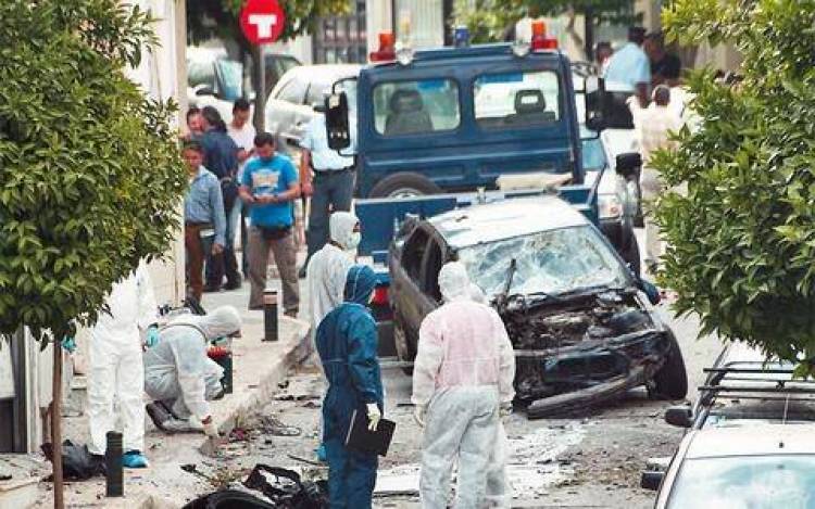 &Sigma;&upsilon;&nu;&omega;&mu;&omicron;&sigma;ί&alpha; &Pi;&upsilon;&rho;ή&nu;&omega;&nu; &tau;&eta;&sigmaf; &Phi;&omega;&tau;&iota;ά&sigmaf;: &laquo;&Phi;ά&tau;&epsilon; &tau;&omicron;&upsilon;&sigmaf; &delta;&iota;&kappa;&alpha;&sigma;&tau;έ&sigmaf;&raquo;