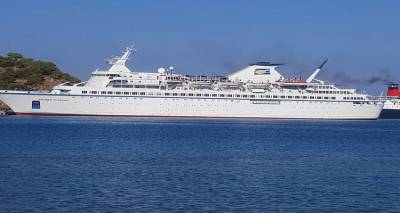 &Sigma;&tau;&eta; &Lambda;ή&mu;&nu;&omicron; &sigma;ή&mu;&epsilon;&rho;&alpha; &tau;&omicron; &kappa;&rho;&omicron;&upsilon;&alpha;&zeta;&iota;&epsilon;&rho;ό&pi;&lambda;&omicron;&iota;&omicron; Salamis Filoxenia