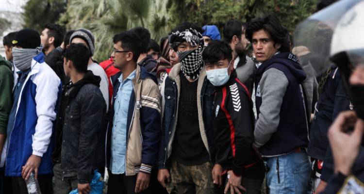 &Nu;έ&alpha; &epsilon;&pi;ί&theta;&epsilon;&sigma;&eta; &Mu;&omicron;&upsilon;&tau;&zeta;&omicron;ύ&rho;&eta;: &laquo;&Eta; &kappa;&upsilon;&beta;έ&rho;&nu;&eta;&sigma;&eta; &alpha;&sigma;&kappa;&epsilon;ί &mu;&pi;&omicron;ύ&lambda;&iota;&nu;&gamma;&kappa; &sigma;&tau;&omicron;&upsilon;&sigmaf; &nu;&eta;&sigma;&iota;ώ&tau;&epsilon;&sigmaf; | &Kappa;&alpha;&mu;ί&alpha; &mu;&pi;&omicron;&upsilon;&lambda;&nu;&tau;ό&zeta;&alpha; &tau;&eta; &Delta;&epsilon;&upsilon;&tau;έ&rho;&alpha;&raquo;