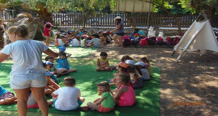 &Sigma;&epsilon; &pi;&lambda;ή&rho;&eta; &epsilon;&xi;έ&lambda;&iota;&xi;&eta; &tau;&alpha; &mu;&alpha;&theta;ή&mu;&alpha;&tau;&alpha; &sigma;&tau;&iota;&sigmaf; &kappa;&alpha;&lambda;&omicron;&kappa;&alpha;&iota;&rho;&iota;&nu;έ&sigmaf; &alpha;&kappa;&alpha;&delta;&eta;&mu;ί&epsilon;&sigmaf; &tau;&omicron;&upsilon; &Nu;&Omicron;&Lambda; (photos)