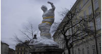 Πόλεμος στην Ουκρανία | Κινδυνεύει η πολιτιστική κληρονομιά: «Ρώσοι ρίχνουν ρουκέτες σε ιστορικά μνημεία»