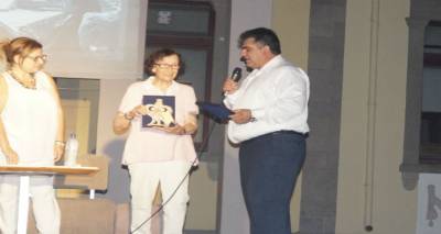 Η Λημνιά συγγραφέας Μαρία Λαμπαδαρίδου Πόθου παρουσίασε «τα φιλντισένια μονοπάτια της ζωής της» (photos)