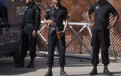 Πακιστάν: Οι νέοι προτιμούν σαρία και δικτατορία από τη δημοκρατία