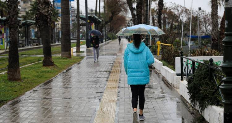 Καιρός: Ο Μάρτης ξεκινά ως… γδάρτης | Βροχές, χιόνια και πτώση της θερμοκρασίας