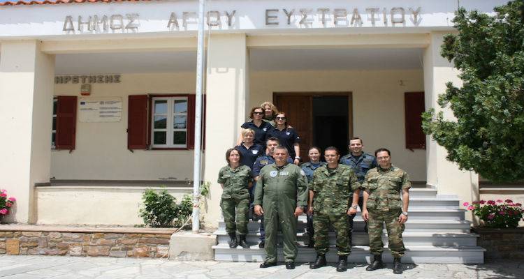 Ά&gamma;&iota;&omicron;&sigmaf; &Epsilon;&upsilon;&sigma;&tau;&rho;ά&tau;&iota;&omicron;&sigmaf;: &Omicron;&lambda;&omicron;&kappa;&lambda;&eta;&rho;ώ&theta;&eta;&kappa;&epsilon; &tau;&omicron; &pi;&rho;ό&gamma;&rho;&alpha;&mu;&mu;&alpha; &pi;&rho;&omicron;&lambda;&eta;&pi;&tau;&iota;&kappa;ή&sigmaf; &iota;&alpha;&tau;&rho;&iota;&kappa;ή&sigmaf; &tau;&omega;&nu; &Epsilon;&nu;ό&pi;&lambda;&omega;&nu; &Delta;&upsilon;&nu;ά&mu;&epsilon;&omega;&nu; (photos)