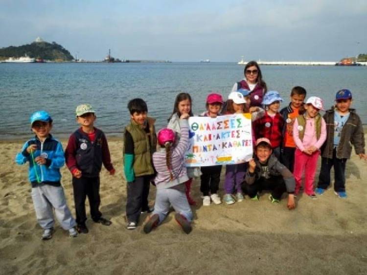 Πιο καθαρές από σήμερα οι παραλίες Νέας Μαδύτου Κότσινα και Διαπορίου (photos)