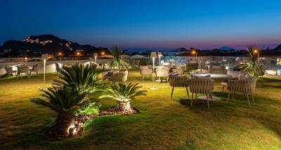 Grand Patelli &kappa;ά&theta;&epsilon; &mu;έ&rho;&alpha; &kappa;&alpha;&iota; &mu;&iota;&alpha; έ&kappa;&pi;&lambda;&eta;&xi;&eta; &sigma;&tau;&omicron; 180 roof top | &Kappa;ά&theta;&epsilon; &Tau;&epsilon;&tau;ά&rho;&tau;&eta; &alpha;&gamma;&alpha;&pi;&eta;&mu;έ&nu;&alpha; &epsilon;&lambda;&lambda;&eta;&nu;&iota;&kappa;ά &mu;&epsilon; &tau;&omicron;&nu; &Beta;&alpha;&lambda;ά&nu;&tau;&eta; &kappa;&alpha;&iota; &tau;&omicron;&nu; Ά&rho;&eta;