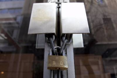 Έγγραφη διαμαρτυρία Χατζηδιαμαντή και άλλων 15 Δημάρχων για το κλείσιμο των νησιωτικών Δ.Ο.Υ