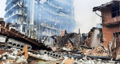 &Pi;ό&lambda;&epsilon;&mu;&omicron;&sigmaf; &sigma;&tau;&eta;&nu; &Omicron;&upsilon;&kappa;&rho;&alpha;&nu;ί&alpha;: &ldquo;&Omicron; ά&sigma;&pi;&lambda;&alpha;&chi;&nu;&omicron;&sigmaf; &Pi;&omicron;ύ&tau;&iota;&nu; &pi;&alpha;&rho;&alpha;&beta;&iota;ά&zeta;&epsilon;&iota; &tau;&eta;&nu; &epsilon;&kappa;&epsilon;&chi;&epsilon;&iota;&rho;ί&alpha; &kappa;&alpha;&iota; &beta;&omicron;&mu;&beta;&alpha;&rho;&delta;ί&zeta;&epsilon;&iota; &alpha;&mu;ά&chi;&omicron;&upsilon;&sigmaf;