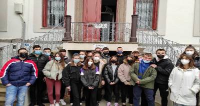 &Lambda;ή&mu;&nu;&omicron;&sigmaf;: &Epsilon;&kappa;&pi;&alpha;&iota;&delta;&epsilon;&upsilon;&tau;&iota;&kappa;ό&sigmaf; &pi;&epsilon;&rho;ί&pi;&alpha;&tau;&omicron;&sigmaf; &sigma;&tau;&eta;&nu; &Mu;ύ&rho;&iota;&nu;&alpha; &gamma;&iota;&alpha; &tau;&omicron; &Gamma;&epsilon;&nu;&iota;&kappa;ό &Lambda;ύ&kappa;&epsilon;&iota;&omicron; &Mu;&omicron;ύ&delta;&rho;&omicron;&upsilon; (photo)