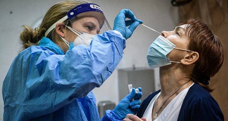 Στα 1.113 τα νέα κρούσματα | Τα 565 στην Αττική και τα 106 στη Θεσσαλονίκη
