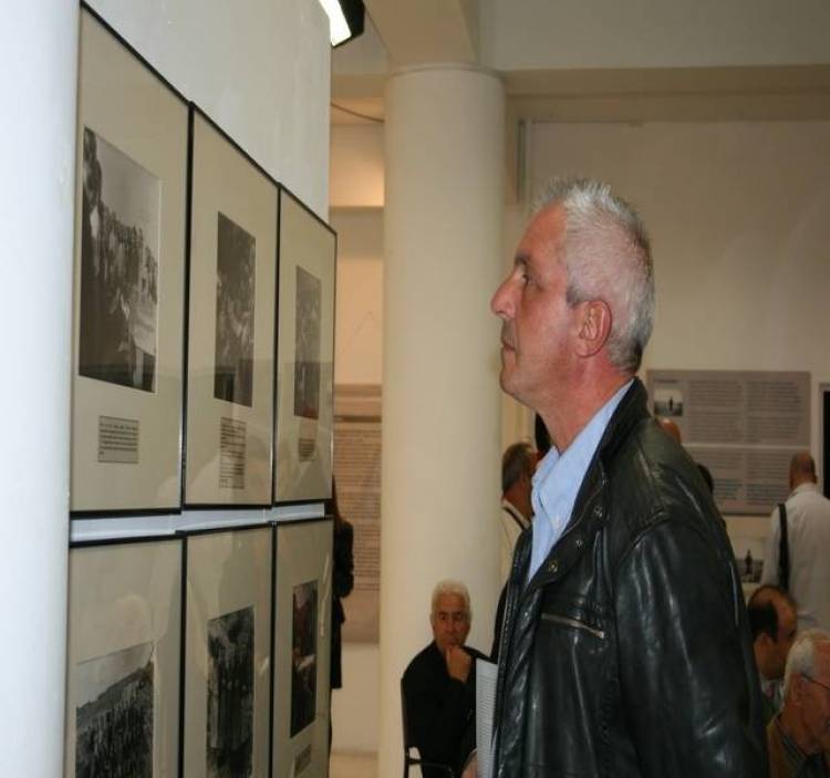 Μόνιμα στη Λήμνο το ιστορικό φωτογραφικό λεύκωμα του Βασίλη Μανικάκη;