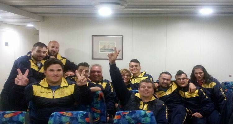 &Delta;&epsilon;&nu; έ&rho;&chi;&epsilon;&tau;&alpha;&iota; &Lambda;ή&mu;&nu;&omicron; &omicron; &Alpha;ί&alpha;&nu;&tau;&alpha;&sigmaf;