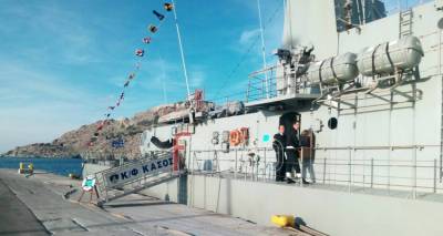 &Pi;&epsilon;&rho;&iota;&sigma;&sigma;ό&tau;&epsilon;&rho;&omicron;&iota; &alpha;&pi;ό 100 &kappa;ά&tau;&omicron;&iota;&kappa;&omicron;&iota; &tau;&eta;&sigmaf; &Lambda;ή&mu;&nu;&omicron;&upsilon; &epsilon;&pi;&iota;&sigma;&kappa;έ&phi;&theta;&eta;&kappa;&alpha;&nu; &tau;&eta;&nu; &kappa;&alpha;&nu;&omicron;&nu;&iota;&omicron;&phi;ό&rho;&omicron; &laquo;&Kappa;ά&sigma;&omicron;&sigmaf;&raquo; (photos)