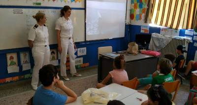 Το Λιμεναρχείο Λήμνου στο πλευρό των μαθητών του νησιού