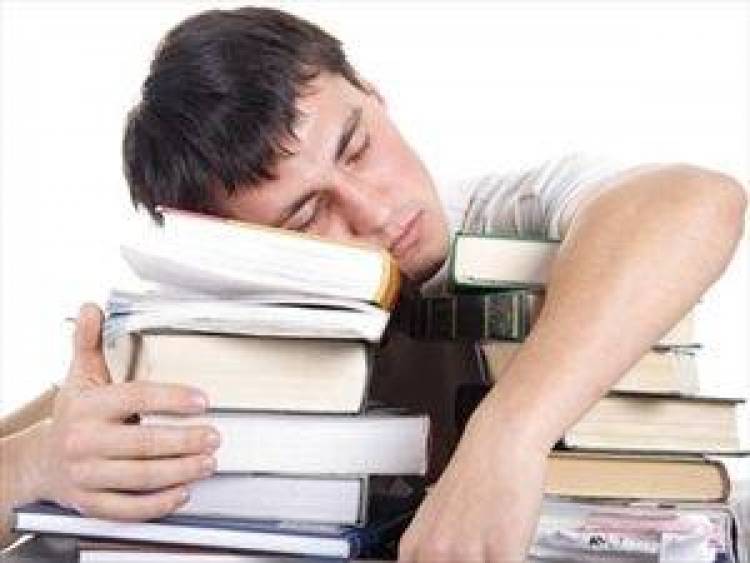 &laquo;&Zeta;&omega;&tau;&iota;&kappa;ό&sigmaf;&raquo; &omicron; ύ&pi;&nu;&omicron;&sigmaf; &gamma;&iota;&alpha; &tau;&eta; &mu;&nu;ή&mu;&eta; &kappa;&alpha;&iota; &tau;&eta; &mu;ά&theta;&eta;&sigma;&eta;