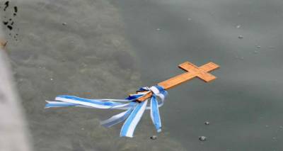&Omicron; &iota;&sigma;&tau;&omicron;&rho;&iota;&kappa;ό&sigmaf; &alpha;&gamma;&iota;&alpha;&sigma;&mu;ό&sigmaf; &tau;&omega;&nu; &upsilon;&delta;ά&tau;&omega;&nu; &sigma;&tau;&eta; &Sigma;&mu;ύ&rho;&nu;&eta; &mu;&epsilon;&tau;ά &alpha;&pi;ό 94 &chi;&rho;ό&nu;&iota;&alpha; (video)