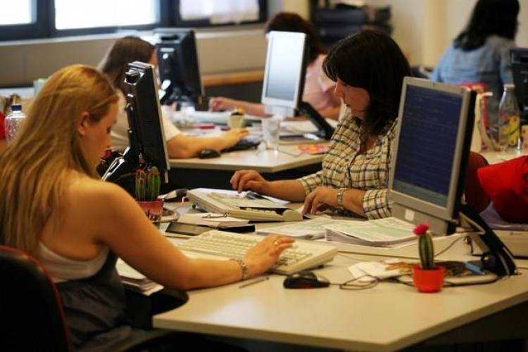Δεν μεταφέρεται για το δημόσιο η Πρωτομαγιά