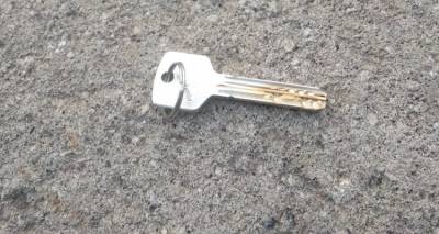 &Mu;ύ&rho;&iota;&nu;&alpha;: &Beta;&rho;έ&theta;&eta;&kappa;&epsilon; &kappa;&lambda;&epsilon;&iota;&delta;ί &omicron;&iota;&kappa;ί&alpha;&sigmaf;